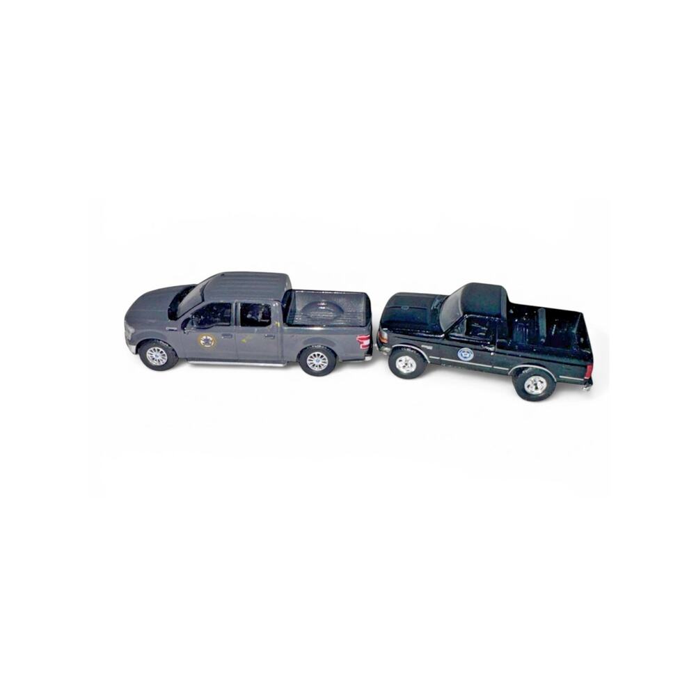 GreenLight Yellowstone Ford F-150 & 1992 Bronco Montana Livestock 1:64 Pair